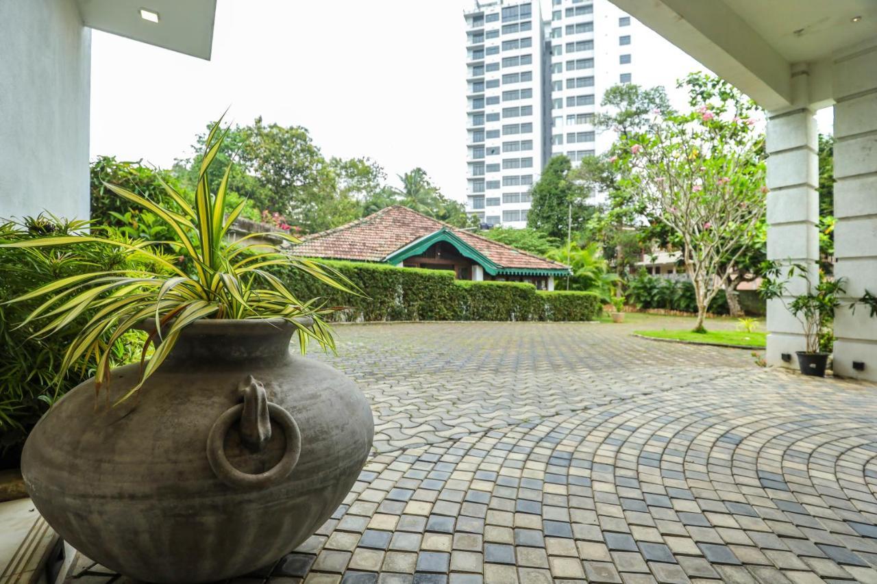 Hotel Ganthera Kandy Exterior photo