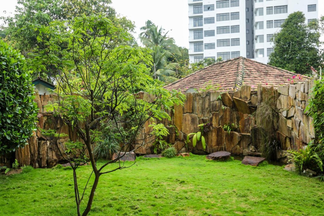 Hotel Ganthera Kandy Exterior photo
